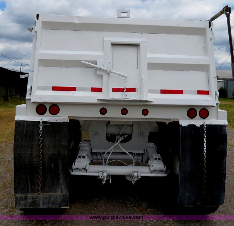 image for item B2374 1994 Lufkin 38' end dump trailer