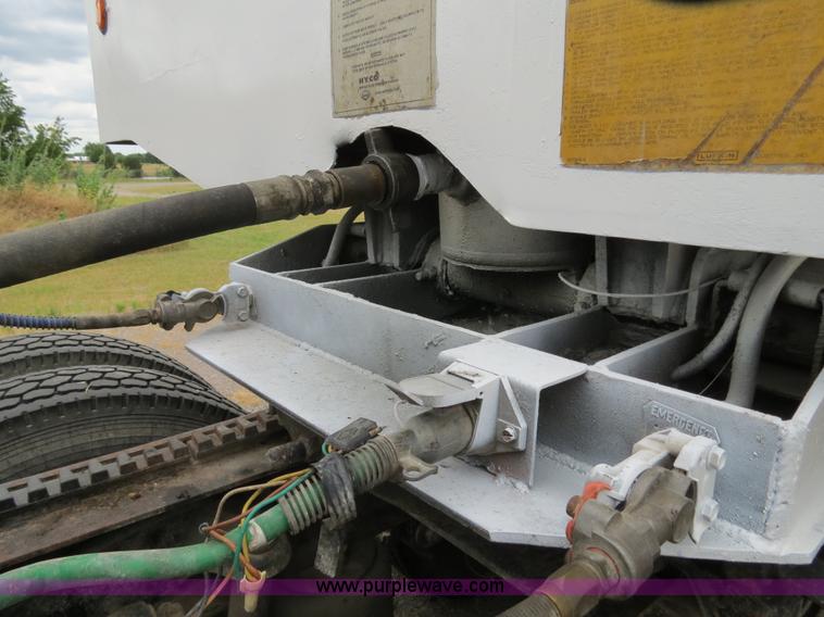 image for item B2374 1994 Lufkin 38' end dump trailer