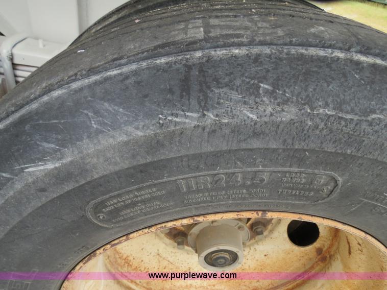 image for item B2374 1994 Lufkin 38' end dump trailer