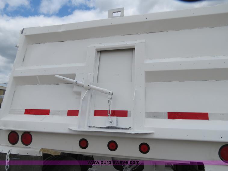 image for item B2374 1994 Lufkin 38' end dump trailer