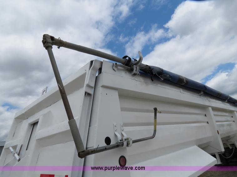 image for item B2374 1994 Lufkin 38' end dump trailer