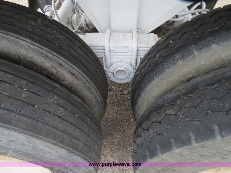 image for item B2374 1994 Lufkin 38' end dump trailer