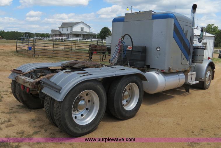 image for item B2375 1985 Peterbilt 359 semi truck