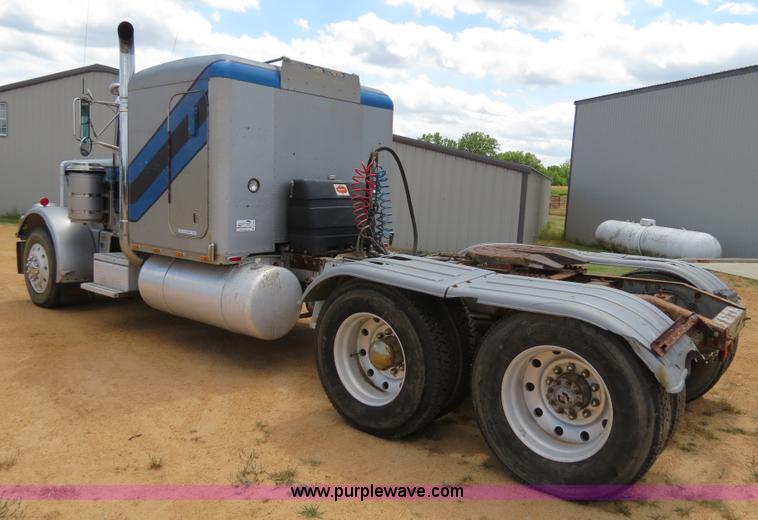 image for item B2375 1985 Peterbilt 359 semi truck