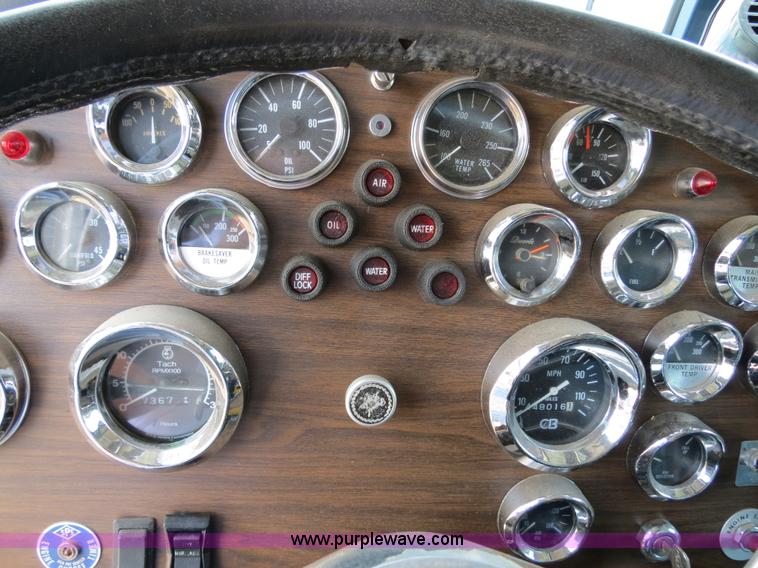 image for item B2375 1985 Peterbilt 359 semi truck