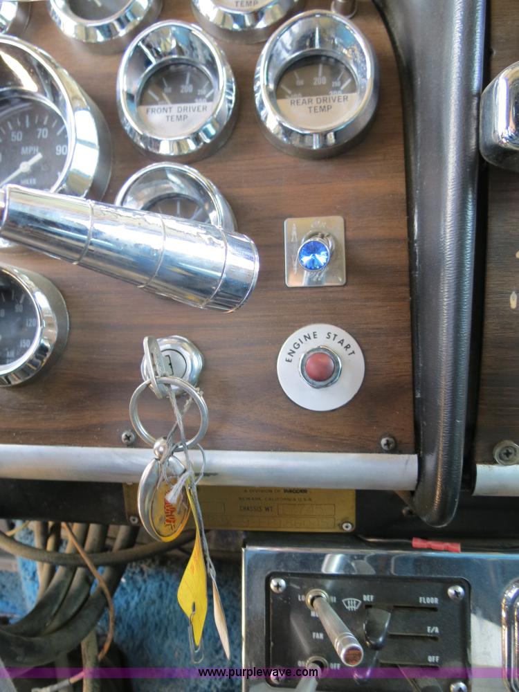 image for item B2375 1985 Peterbilt 359 semi truck