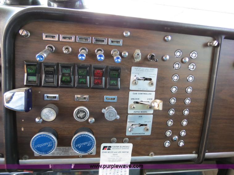 image for item B2375 1985 Peterbilt 359 semi truck