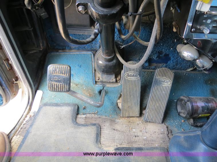 image for item B2375 1985 Peterbilt 359 semi truck