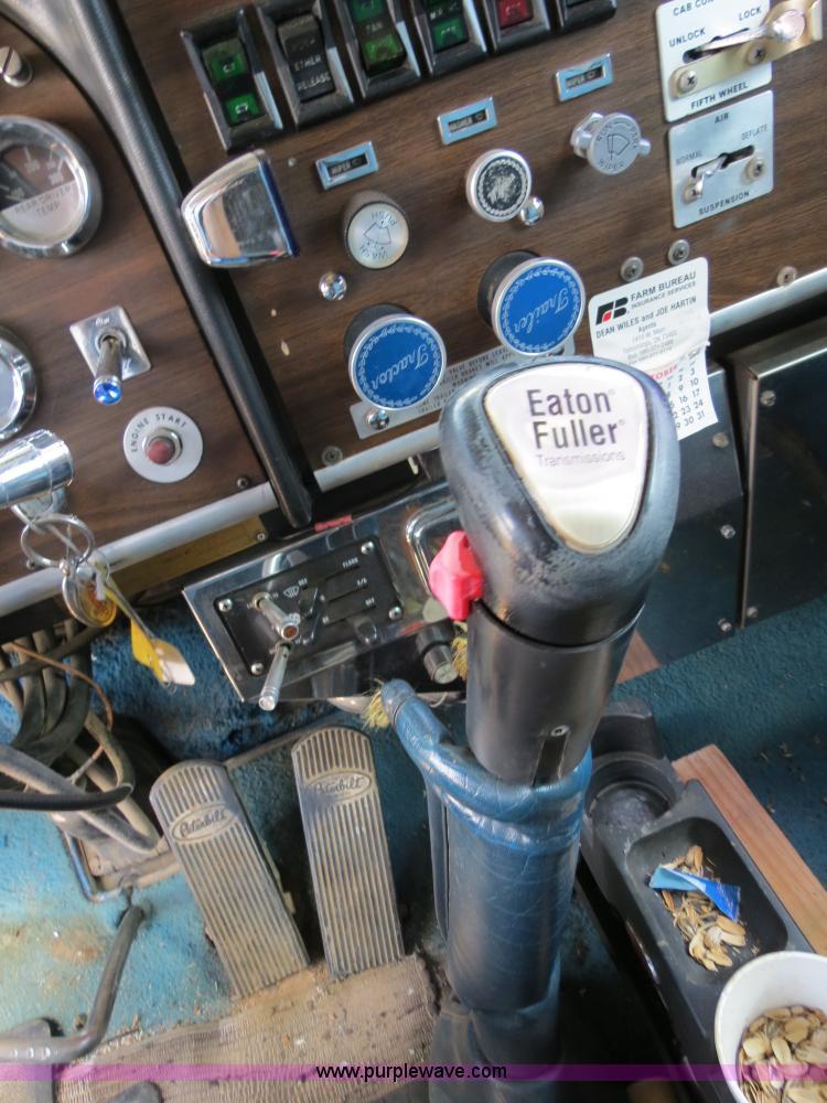 image for item B2375 1985 Peterbilt 359 semi truck