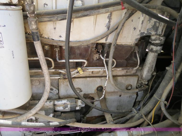 image for item B2375 1985 Peterbilt 359 semi truck