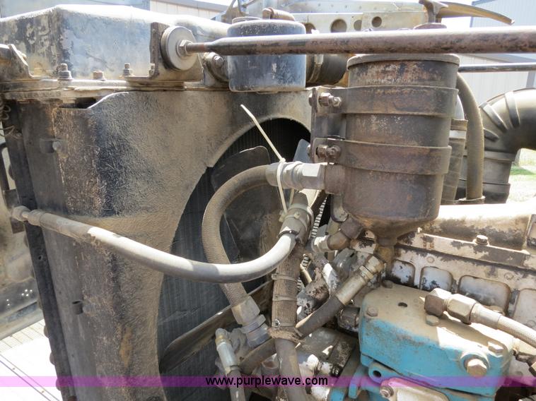 image for item B2375 1985 Peterbilt 359 semi truck