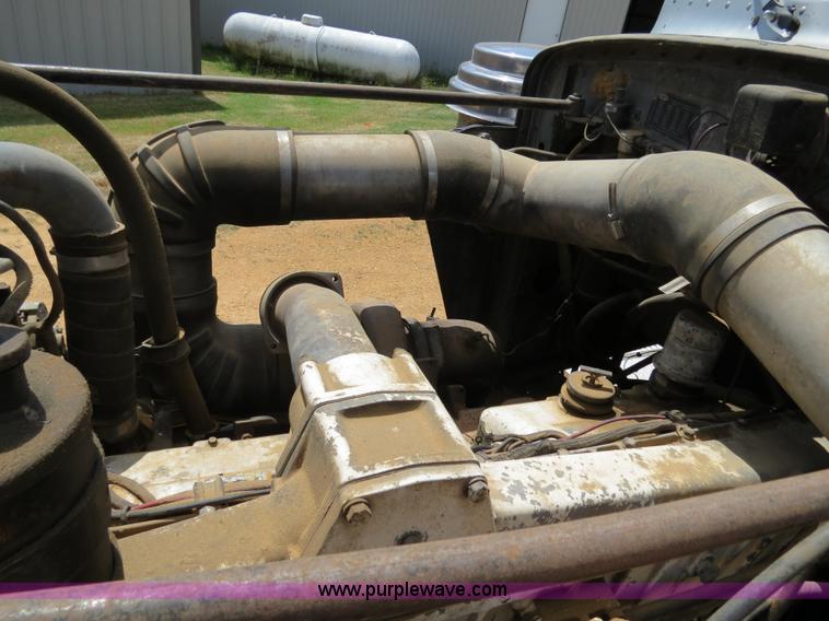 image for item B2375 1985 Peterbilt 359 semi truck