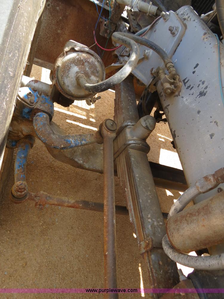 image for item B2375 1985 Peterbilt 359 semi truck