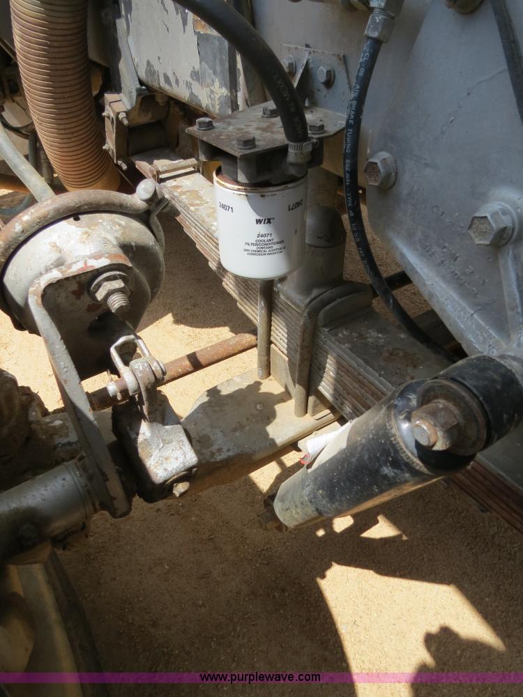 image for item B2375 1985 Peterbilt 359 semi truck