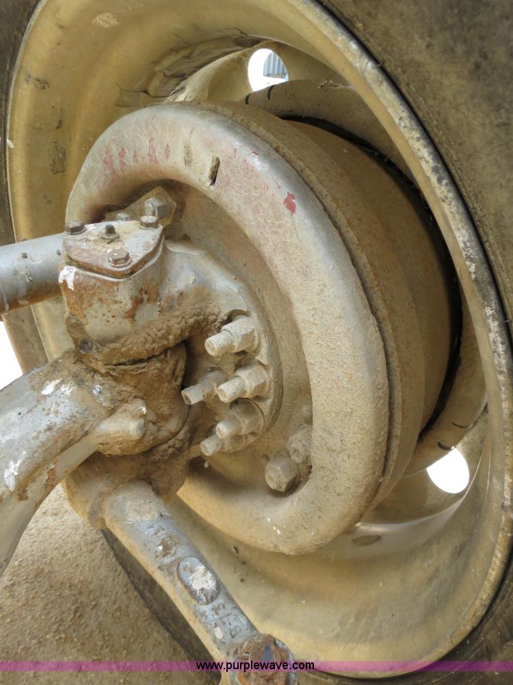 image for item B2375 1985 Peterbilt 359 semi truck