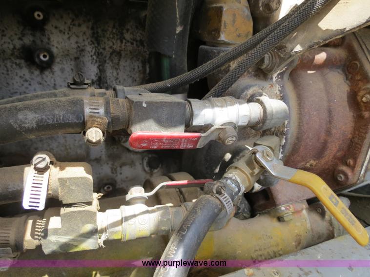 image for item B2375 1985 Peterbilt 359 semi truck