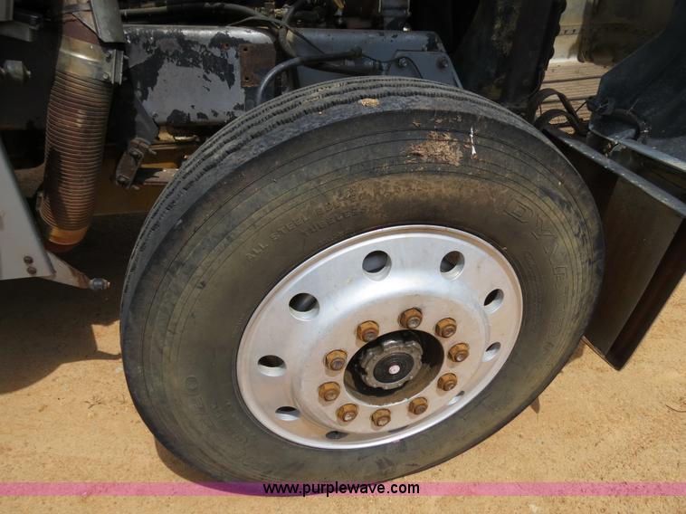 image for item B2375 1985 Peterbilt 359 semi truck