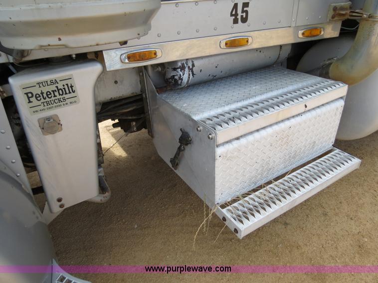 image for item B2375 1985 Peterbilt 359 semi truck