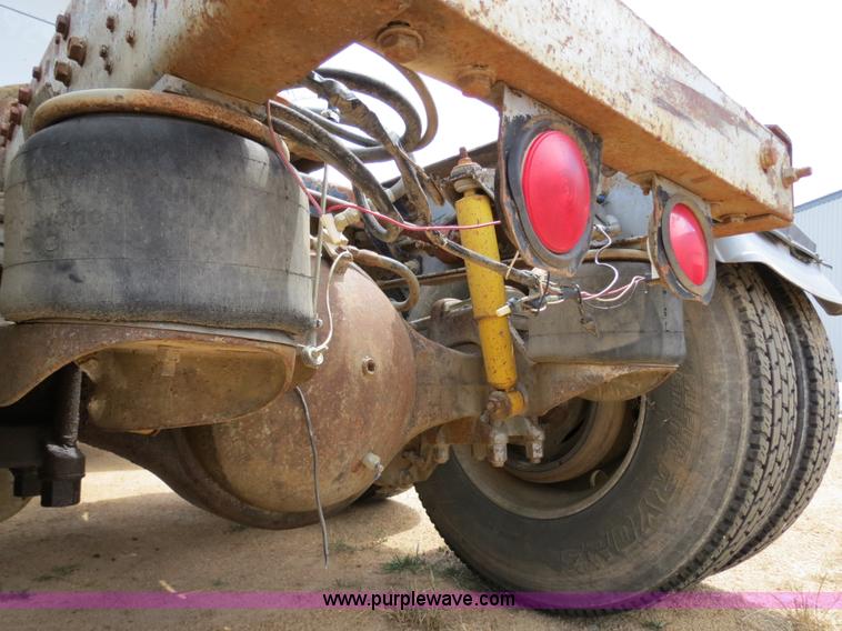 image for item B2375 1985 Peterbilt 359 semi truck