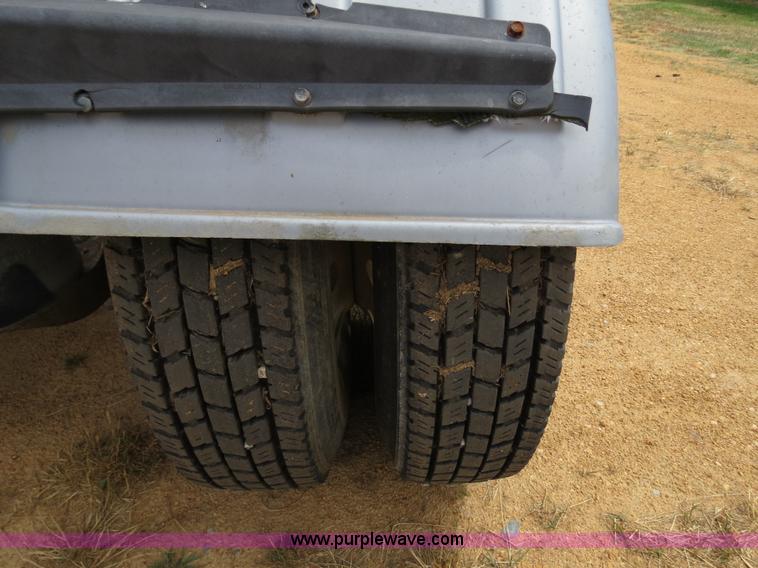 image for item B2375 1985 Peterbilt 359 semi truck