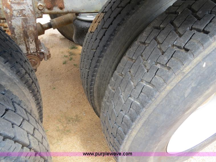 image for item B2375 1985 Peterbilt 359 semi truck