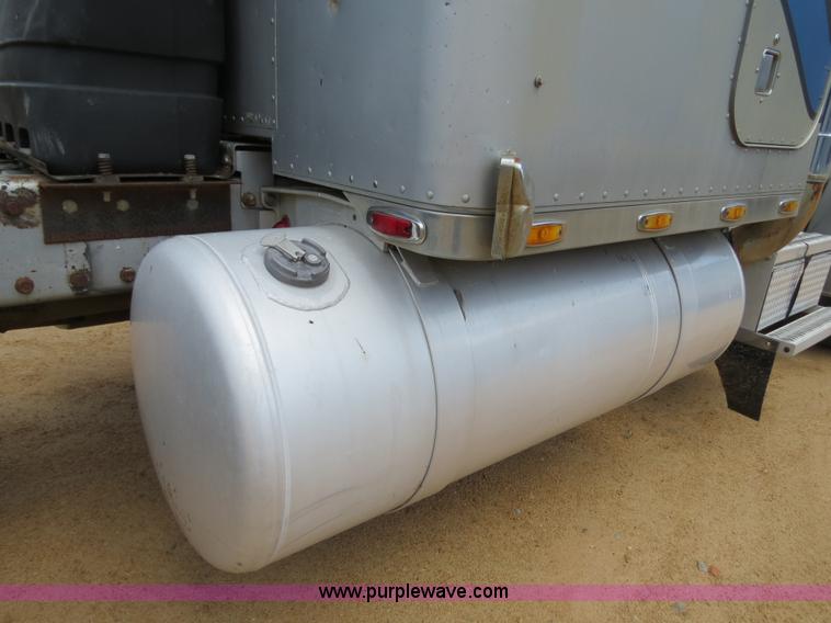 image for item B2375 1985 Peterbilt 359 semi truck