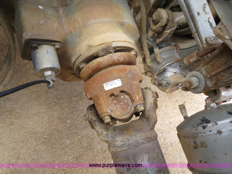 image for item B2375 1985 Peterbilt 359 semi truck