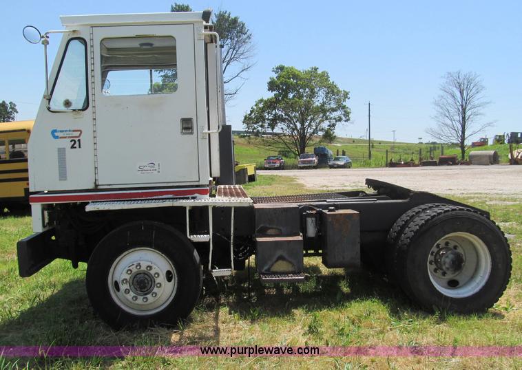 image for item B6366 1990 Ottawa YT-Thirty trailer spotter