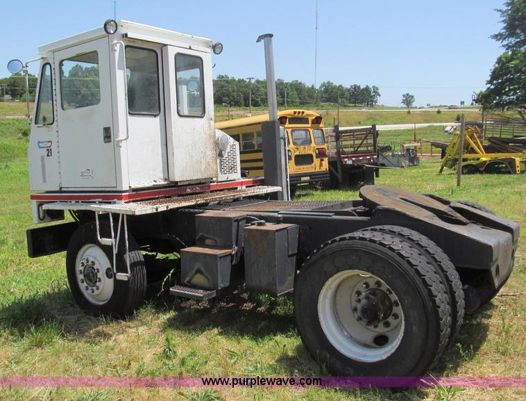 image for item B6366 1990 Ottawa YT-Thirty trailer spotter
