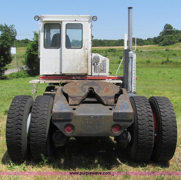 image for item B6366 1990 Ottawa YT-Thirty trailer spotter