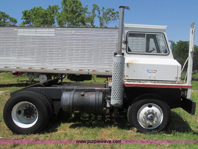 image for item B6366 1990 Ottawa YT-Thirty trailer spotter