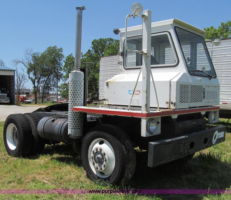 image for item B6366 1990 Ottawa YT-Thirty trailer spotter