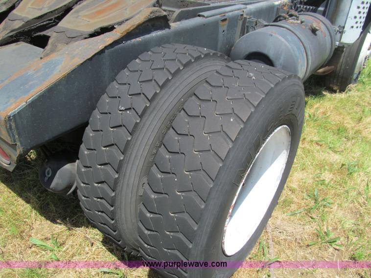 image for item B6366 1990 Ottawa YT-Thirty trailer spotter