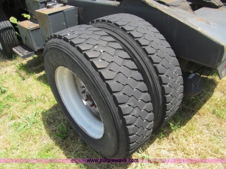 image for item B6366 1990 Ottawa YT-Thirty trailer spotter