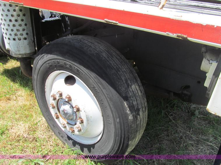 image for item B6366 1990 Ottawa YT-Thirty trailer spotter