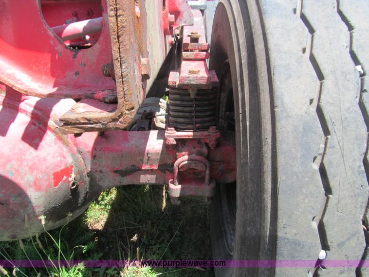 image for item B6367 2000 Volvo WG semi truck