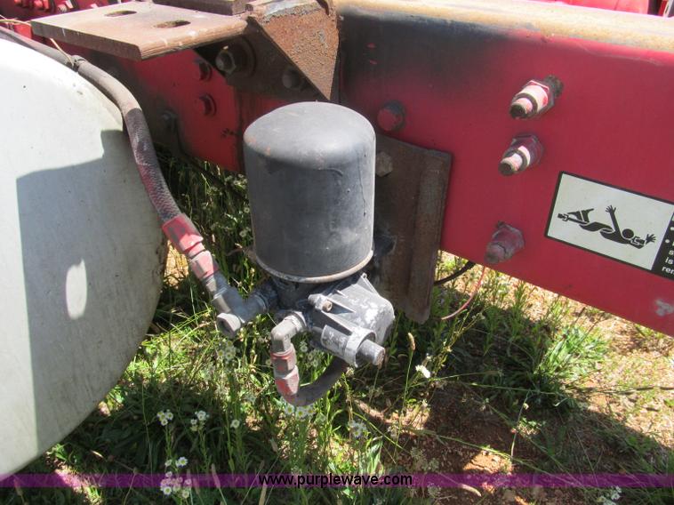 image for item B6367 2000 Volvo WG semi truck