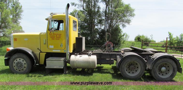 image for item C2167 1986 Peterbilt 359 semi truck