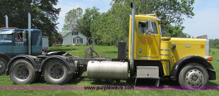 image for item C2167 1986 Peterbilt 359 semi truck