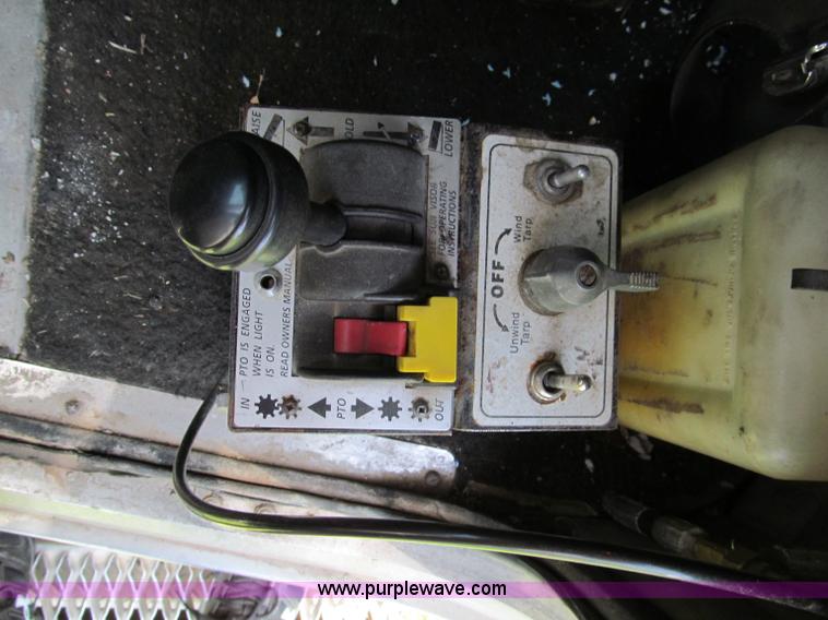 image for item C2167 1986 Peterbilt 359 semi truck