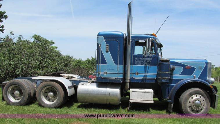 image for item C2168 1982 Peterbilt 359 semi truck