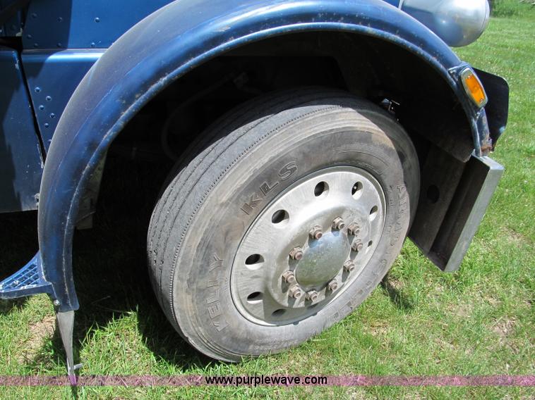 image for item C2168 1982 Peterbilt 359 semi truck