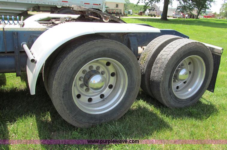 image for item C2168 1982 Peterbilt 359 semi truck