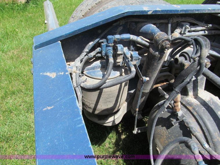 image for item C2168 1982 Peterbilt 359 semi truck