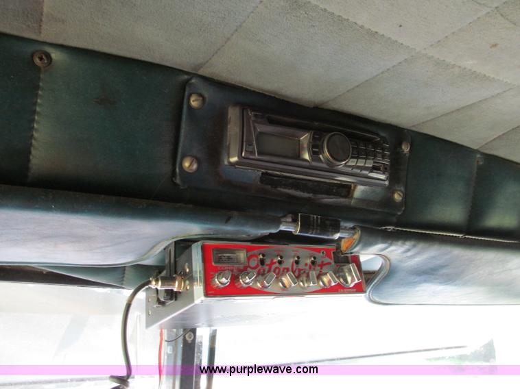 image for item C2168 1982 Peterbilt 359 semi truck