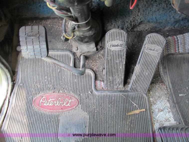 image for item C2168 1982 Peterbilt 359 semi truck