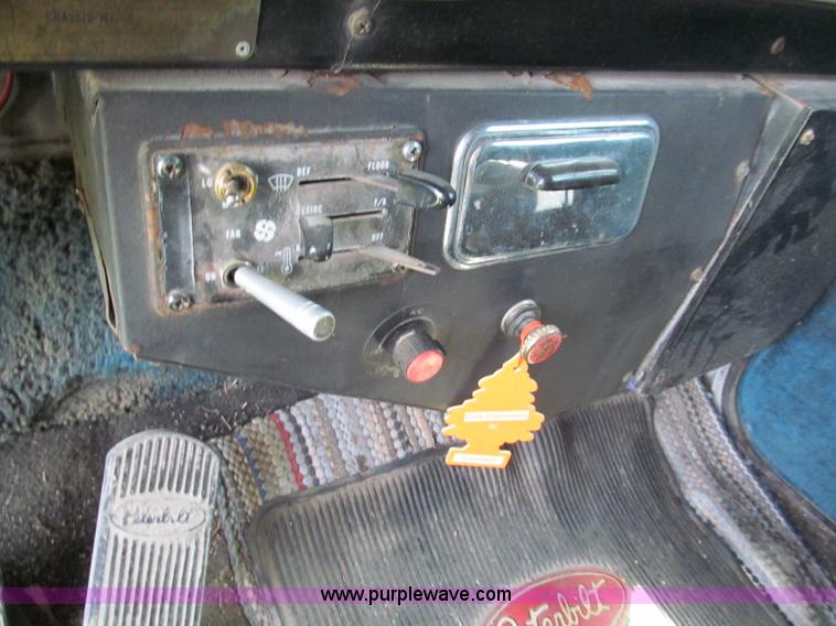 image for item C2168 1982 Peterbilt 359 semi truck