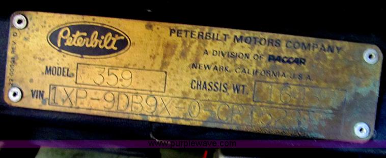 image for item C2168 1982 Peterbilt 359 semi truck