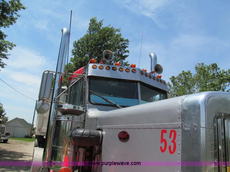 image for item C2170 1984 Peterbilt 359 semi truck