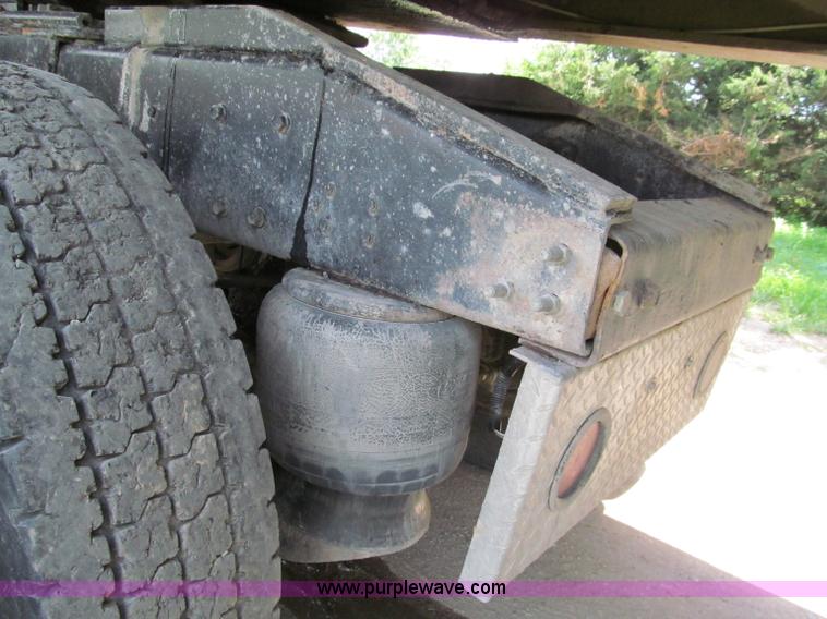 image for item C2170 1984 Peterbilt 359 semi truck